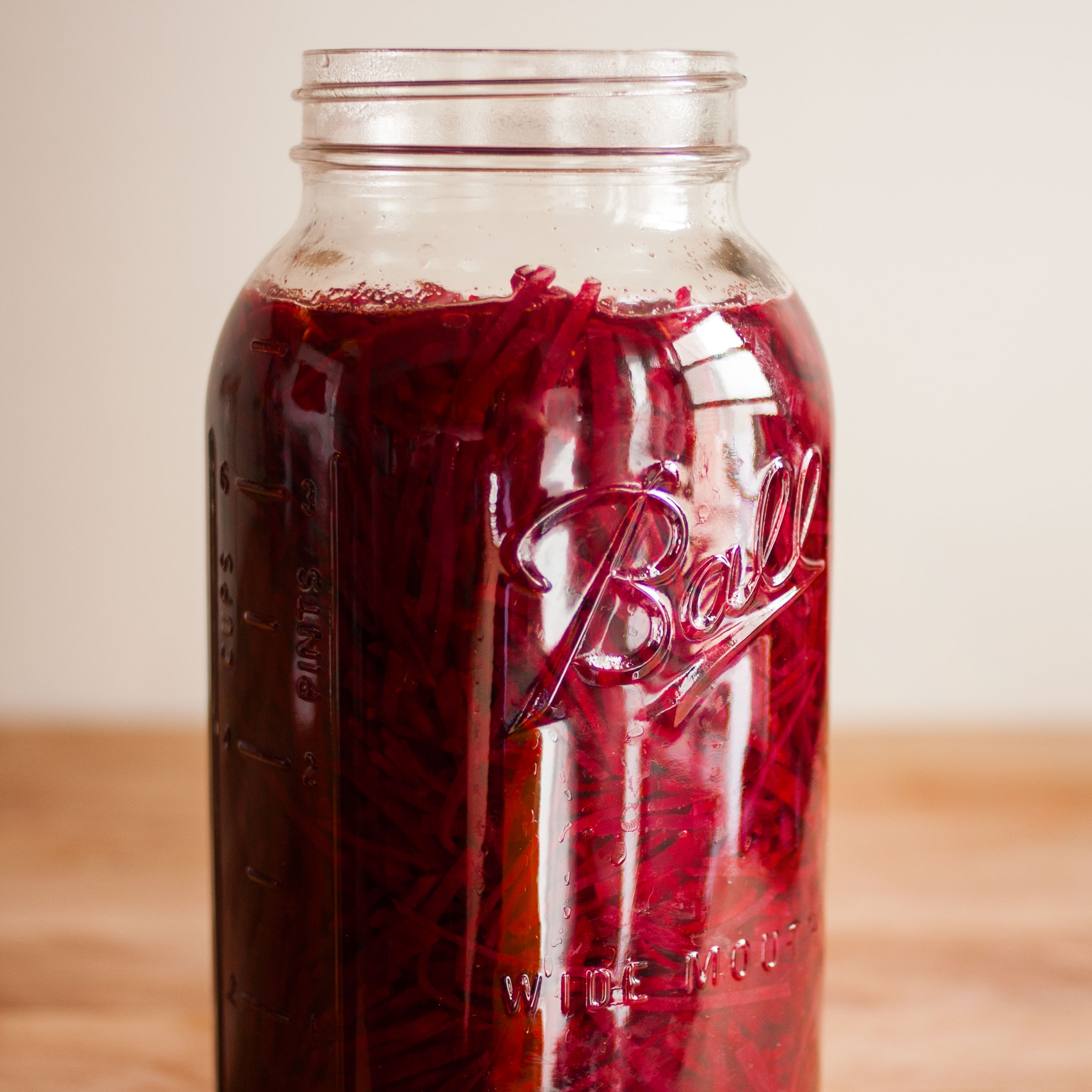pickled-beets-in-a-mason-jar-kirby-kraut